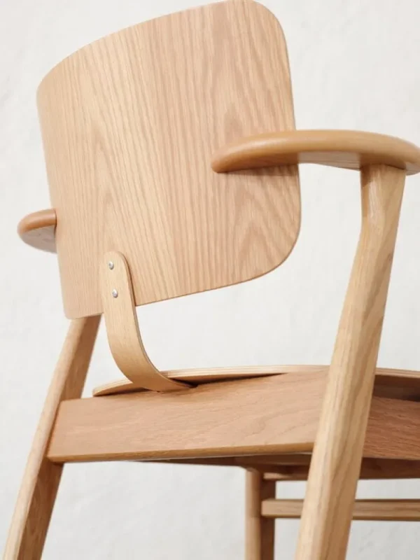 Artek Domus stol, lackerad björk