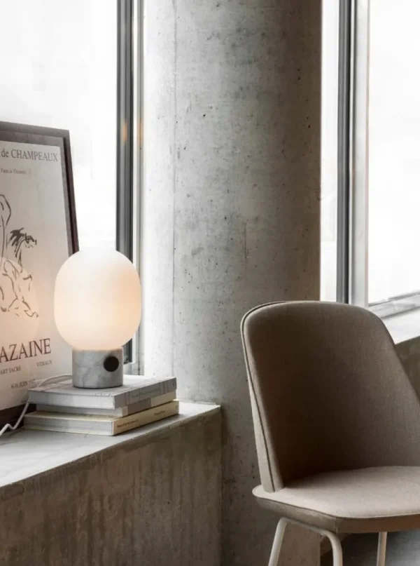 Audo Copenhagen JWDA bordslampa, stor, vit marmor