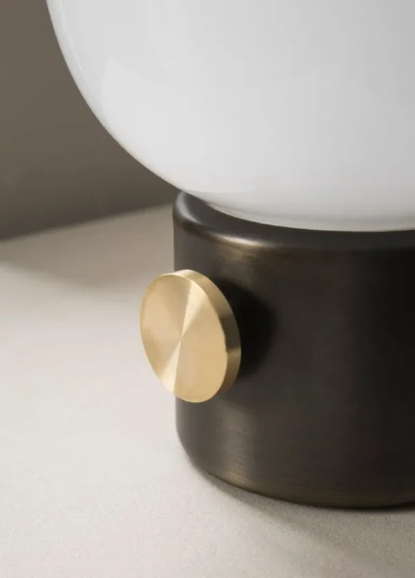 Audo Copenhagen JWDA bordslampa, bronserad mässing