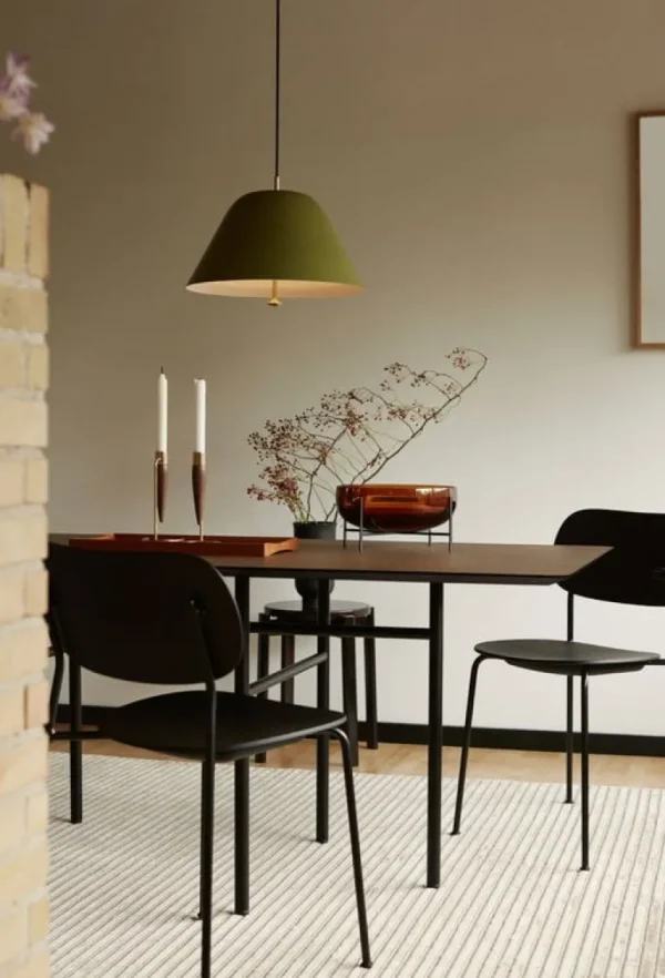 Audo Copenhagen Levitate pendellampa, 40 cm, salviagrön - mässing