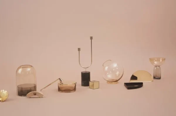 AYTM Globe vas, medium, bärnsten - guld