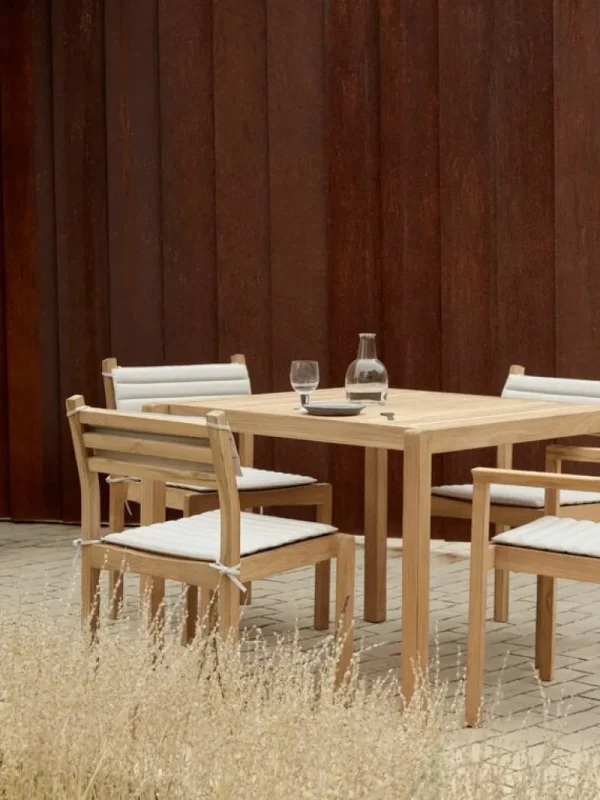 Carl Hansen & Su00f8n Carl Hansen & Søn AH902 Outdoor matbord, 100 x 98,5 cm, teak