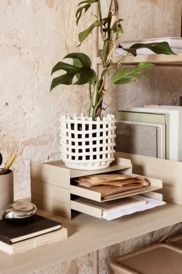 ferm LIVING Ceramic korg, liten, naturvit
