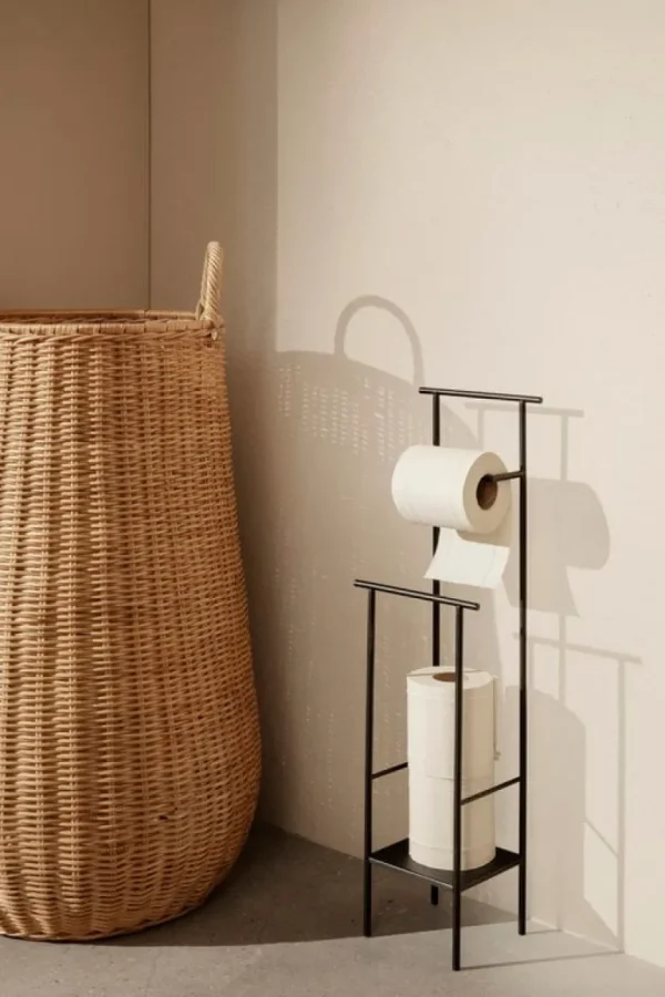ferm LIVING Dora toalettpappershållare, svart
