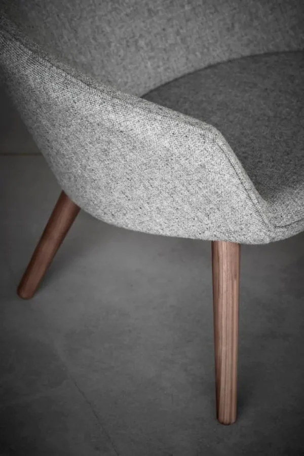 Fredericia Ditzel fåtölj, light grey - lackerad valnöt