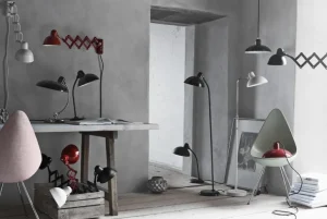Fritz Hansen Kaiser Idell 6718-W vägglampa, matt svart