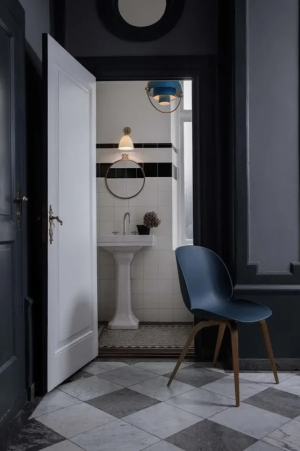 GUBI Bestlite BL7 vägglampa, mässing - halvmatt svart