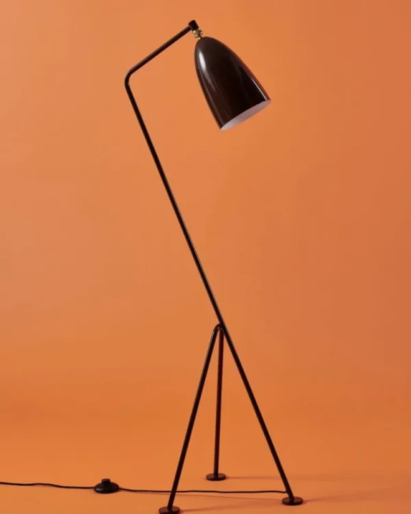 GUBI Gräshoppa golvlampa, valnötsbrun, glansig
