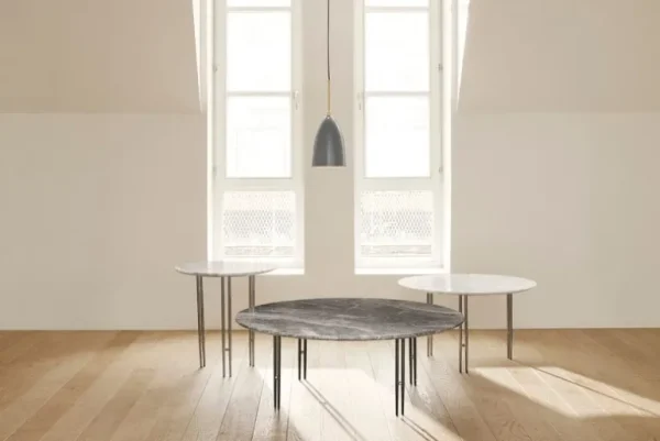 GUBI Gräshoppa pendellampa, blågrå