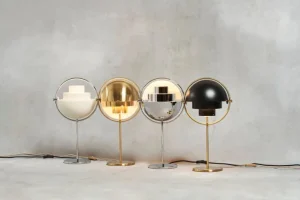 GUBI Multi-Lite bordslampa, krom - vit semimatt