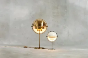 GUBI Multi-Lite bordslampa, mässing - glänsande mässing