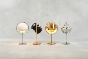 GUBI Multi-Lite bärbar bordslampa, krom