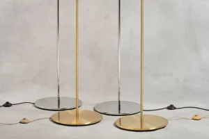 GUBI Multi-Lite golvlampa, krom - vit