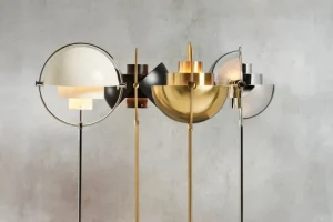 GUBI Multi-Lite golvlampa, krom - vit