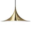 GUBI Pendellampa Semi, 60 cm, mässing