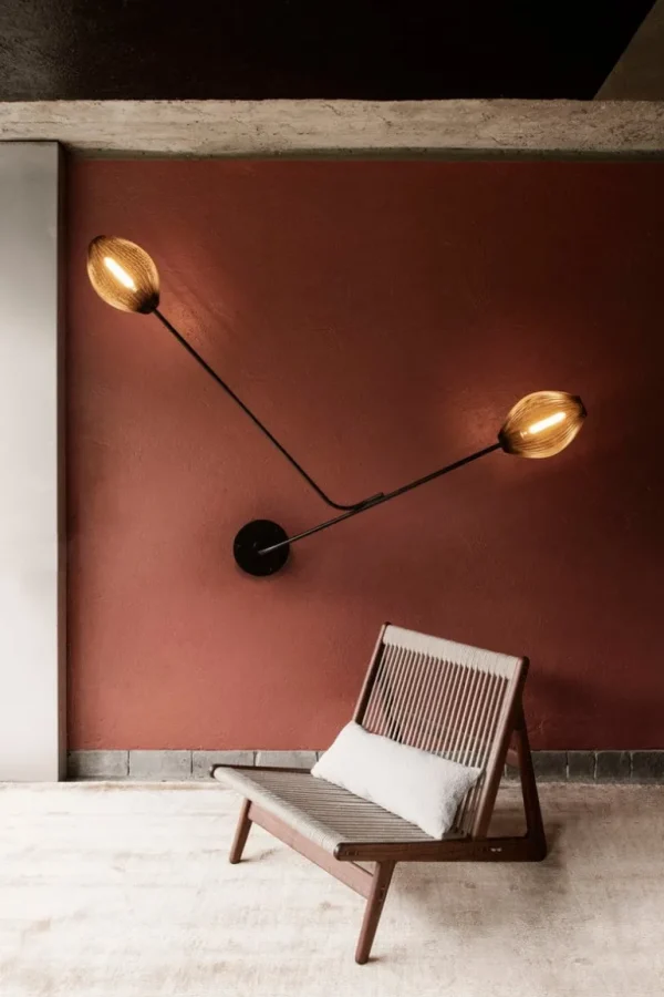 GUBI Satellite vägglampa, cream white - halvmatt