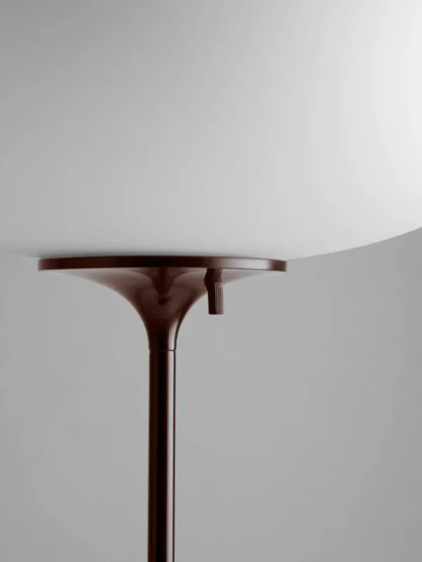 GUBI Stemlite golvlampa, 110 cm, dimbar, svart röd