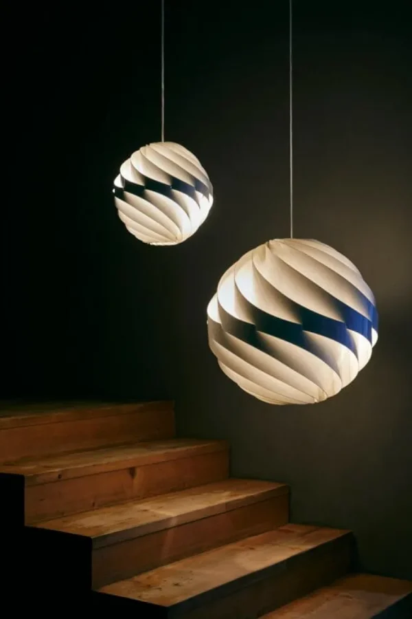 GUBI Turbo taklampa, 36 cm, alabaster vit, glansig