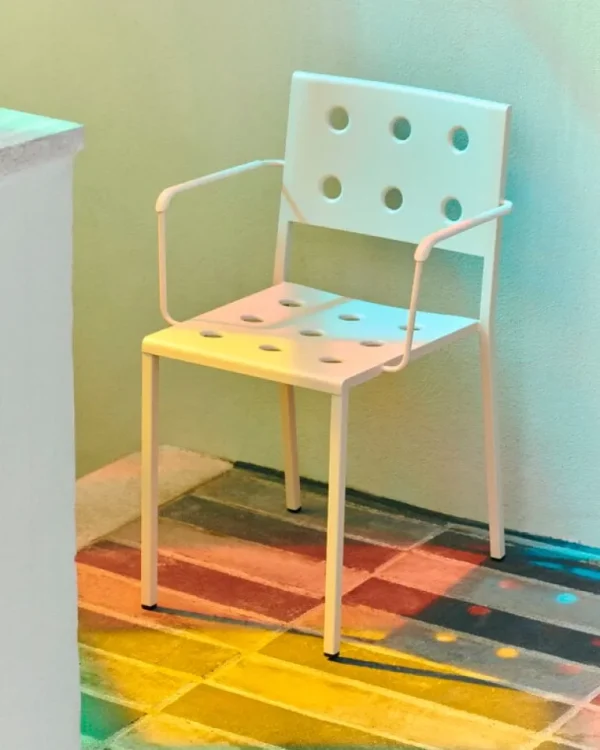 HAY Balcony matstol med armstöd, kritbeige
