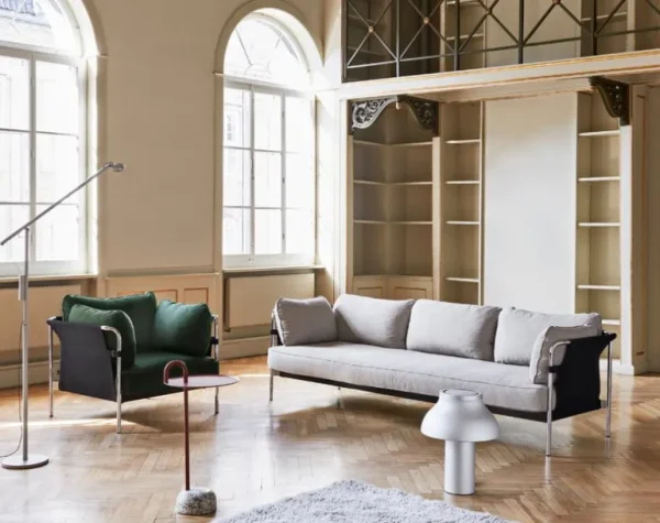 HAY Can tresitsig soffa, Ruskin 05 - svart kanvas - kromad ram