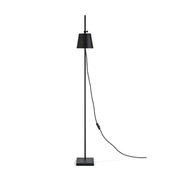Karakter Steel Lab Light golvlampa, svart