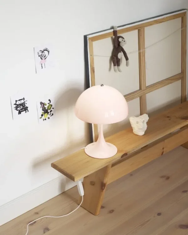Louis Poulsen Panthella 250 bordslampa, blekrosa akryl