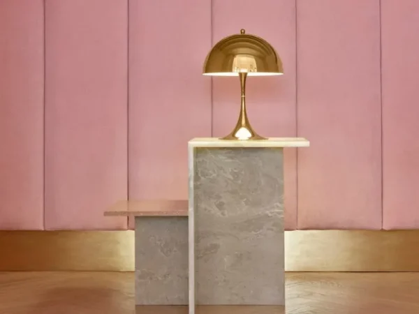 Louis Poulsen Panthella 250 bordslampa, mässing