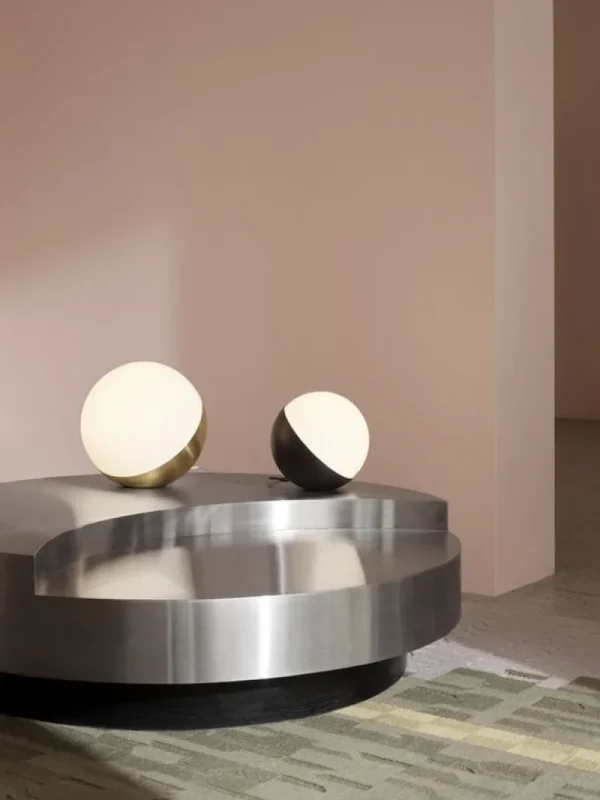 Louis Poulsen VL Studio 250 bords-/golvlampa, mässing