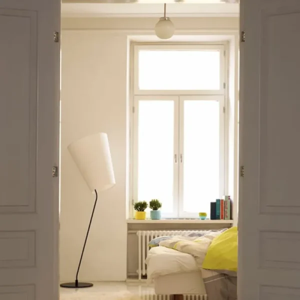 Lundia Soihtu golvlampa, svart