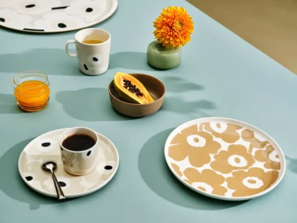Marimekko Oiva - Unikko tallrik, 25 cm, vit - beige