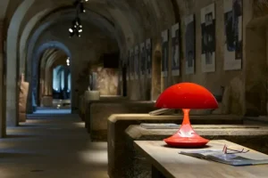 Martinelli Luce Cobra bordslampa, 50 years, röd