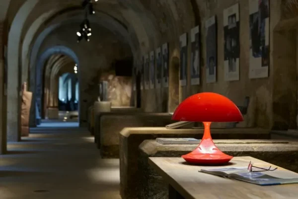 Martinelli Luce Cobra bordslampa, 50 years, röd
