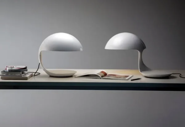 Martinelli Luce Cobra bordslampa, vit