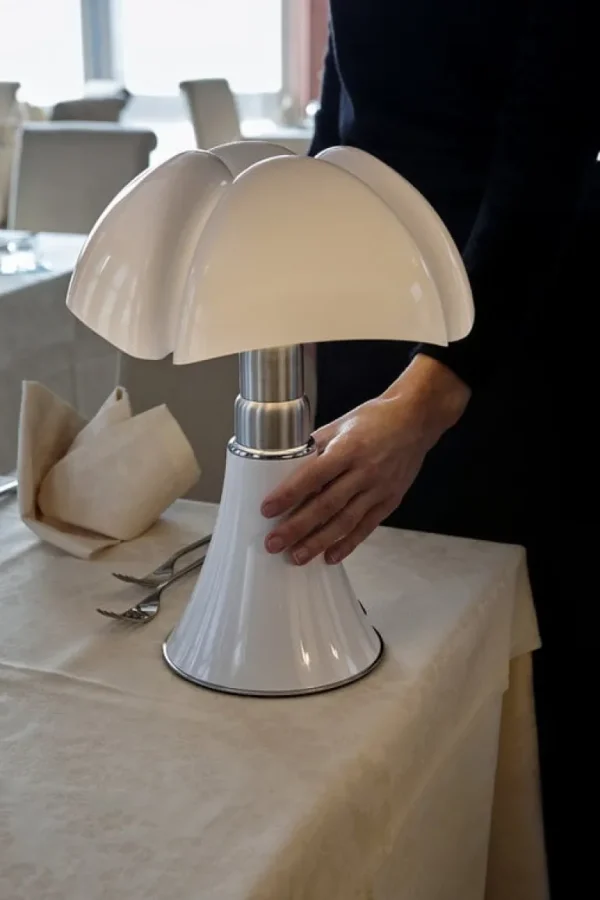 Martinelli Luce Minipipistrello bordslampa, sladdlös, vit