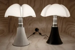 Martinelli Luce Minipipistrello bordslampa, sladdlös, mörkbrun