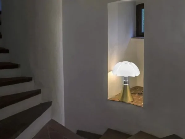 Martinelli Luce Pipistrello Medium bordslampa, dimbar, mässing