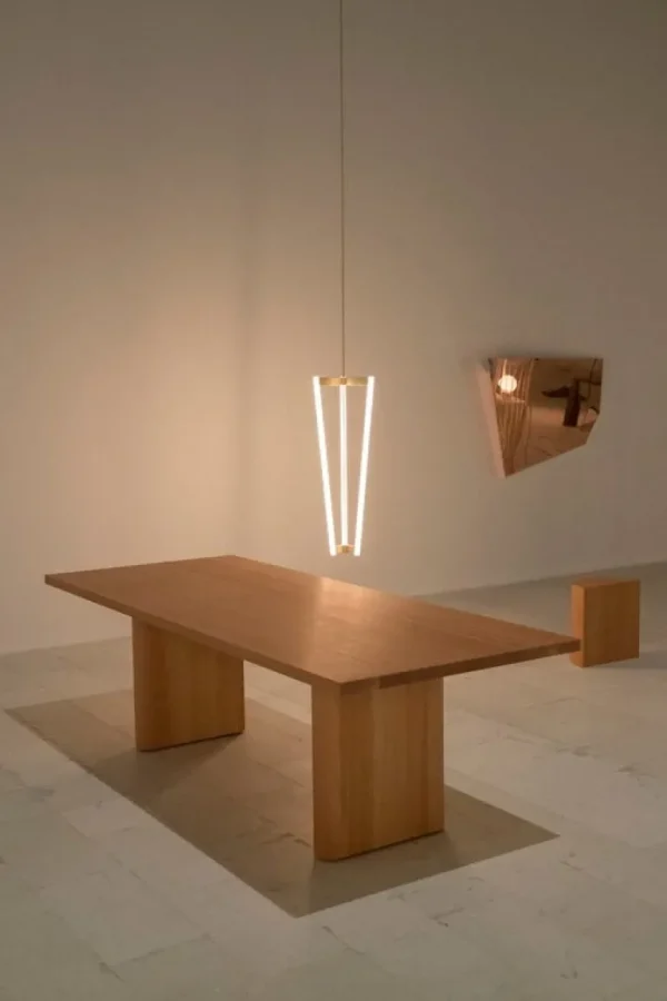 Michael Anastassiades Tube ljuskrona, satinmässing