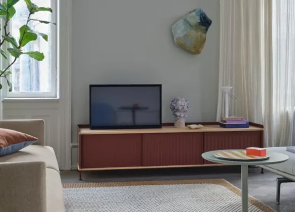 Muuto Enfold sideboard, 186 cm, låg, ek - djupröd