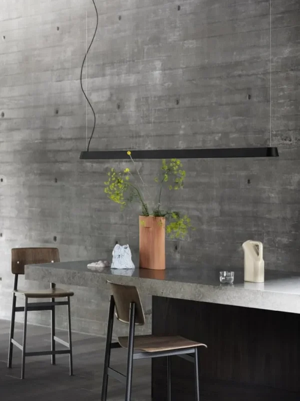 Muuto Linear pendellampa, 169,2 cm, svart