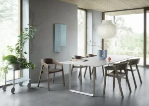 Muuto Strand stängd pendellampa, 60 cm