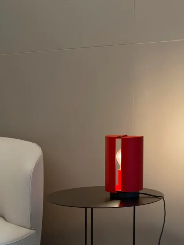 Nemo Lighting Pivotante à Poser bordslampa, karminröd