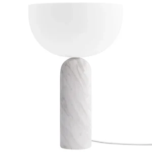 New Works Kizu bordslampa, stor, vit marmor