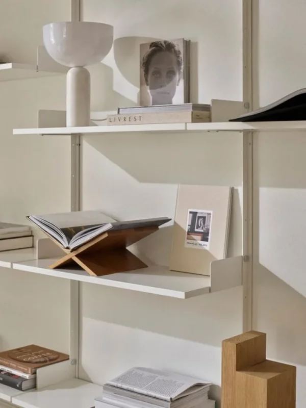 New Works Kizu bordslampa, liten, vit marmor