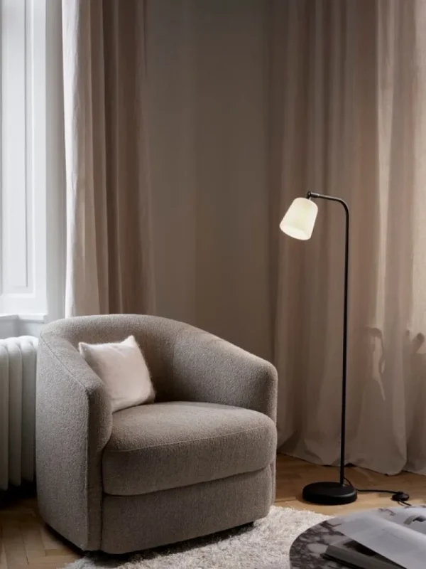 New Works Material golvlampa, opalglas