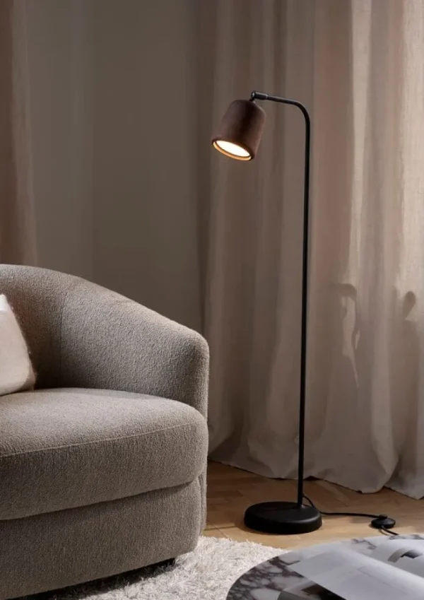 New Works Material golvlampa, rökt ek