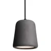 New Works Material pendellampa, mörkgrå betong