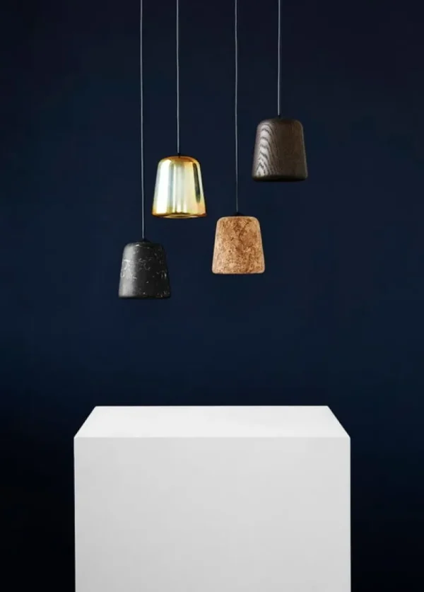 New Works Material pendellampa, rökt ek