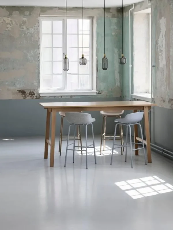 Normann Copenhagen Amp lampa, stor, rök - mässing