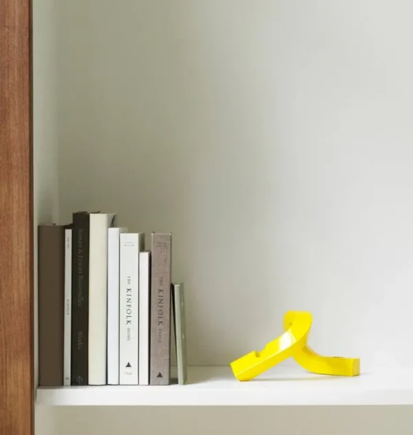 Normann Copenhagen Crooked Two, ljusstake, gul