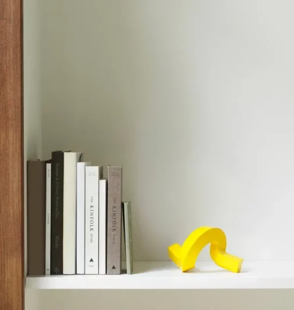 Normann Copenhagen Crooked One, ljusstake, gul